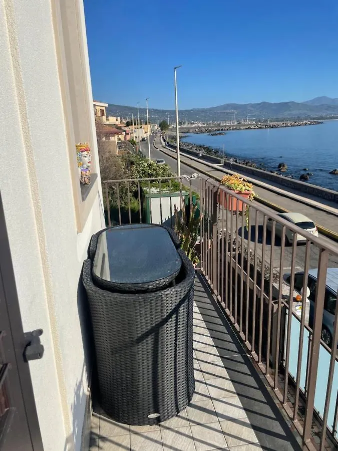 Sunshine Bed and Breakfast Riposto 0*,  Italia